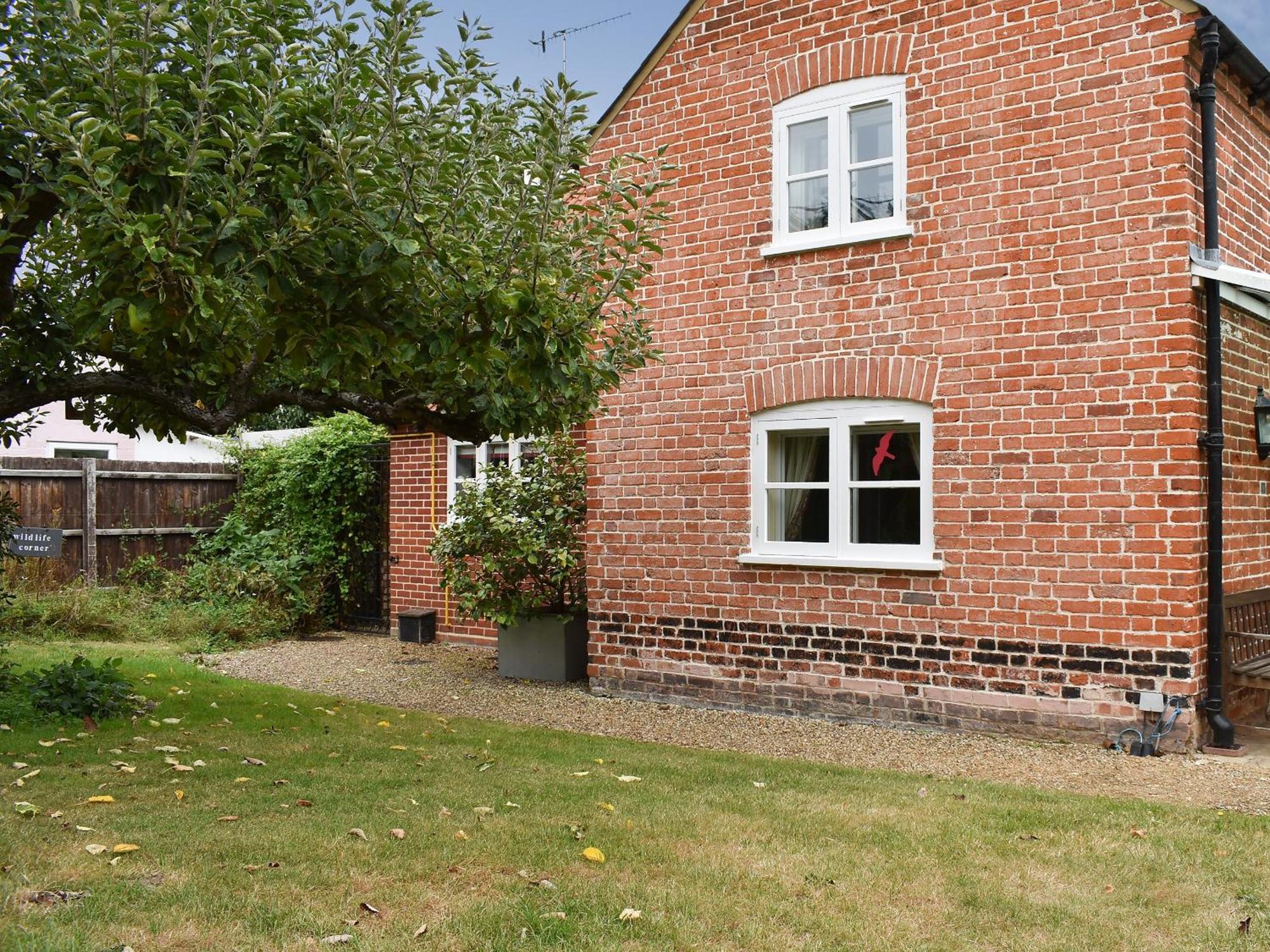 The Cottage Great Blakenham Bagian luar foto